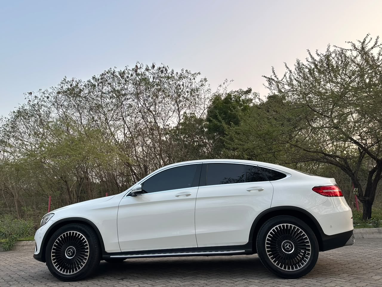 Mercedes Benz thumbnail 9